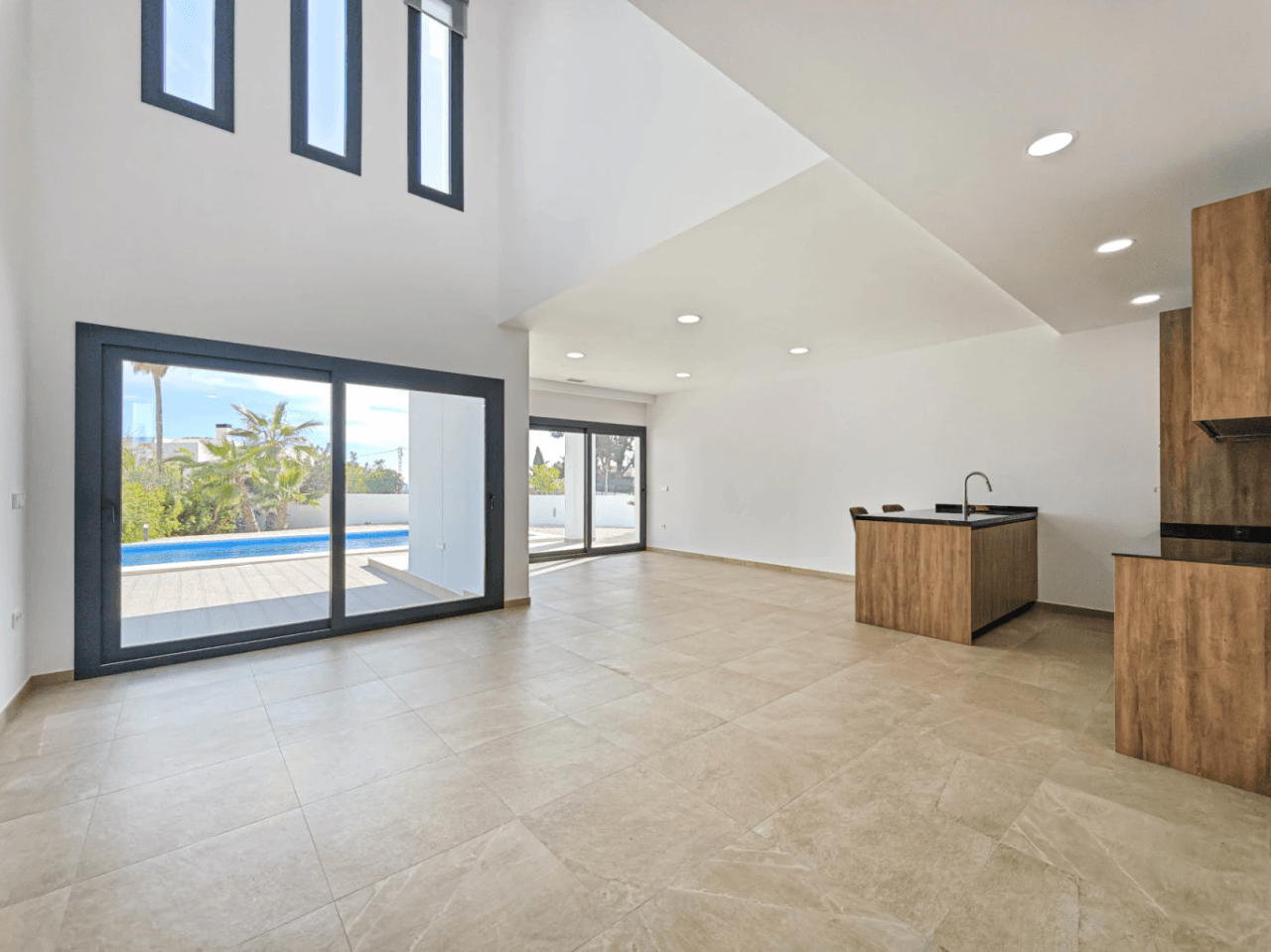 Villa moderne à La Fustera : 3 chambres et piscine privée