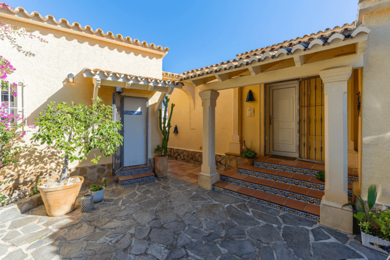 Villa à vendre avec 4 chambres à Benimeit, Moraira.
