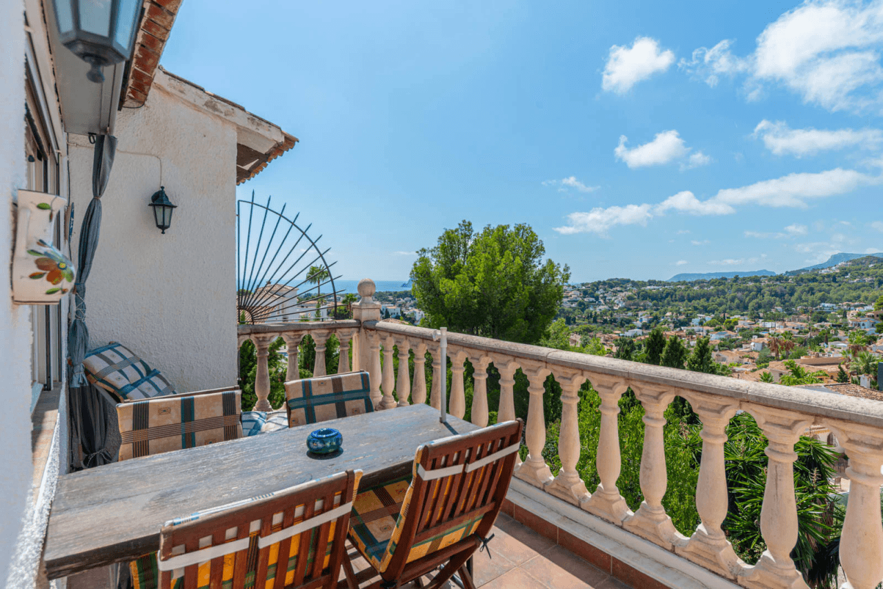 Villa à vendre à Benissa, Montemar, avec piscine privée.