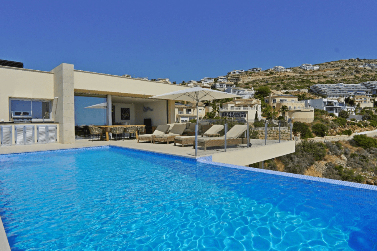 Villa moderne Cumbre del Sol avec vue sur la mer