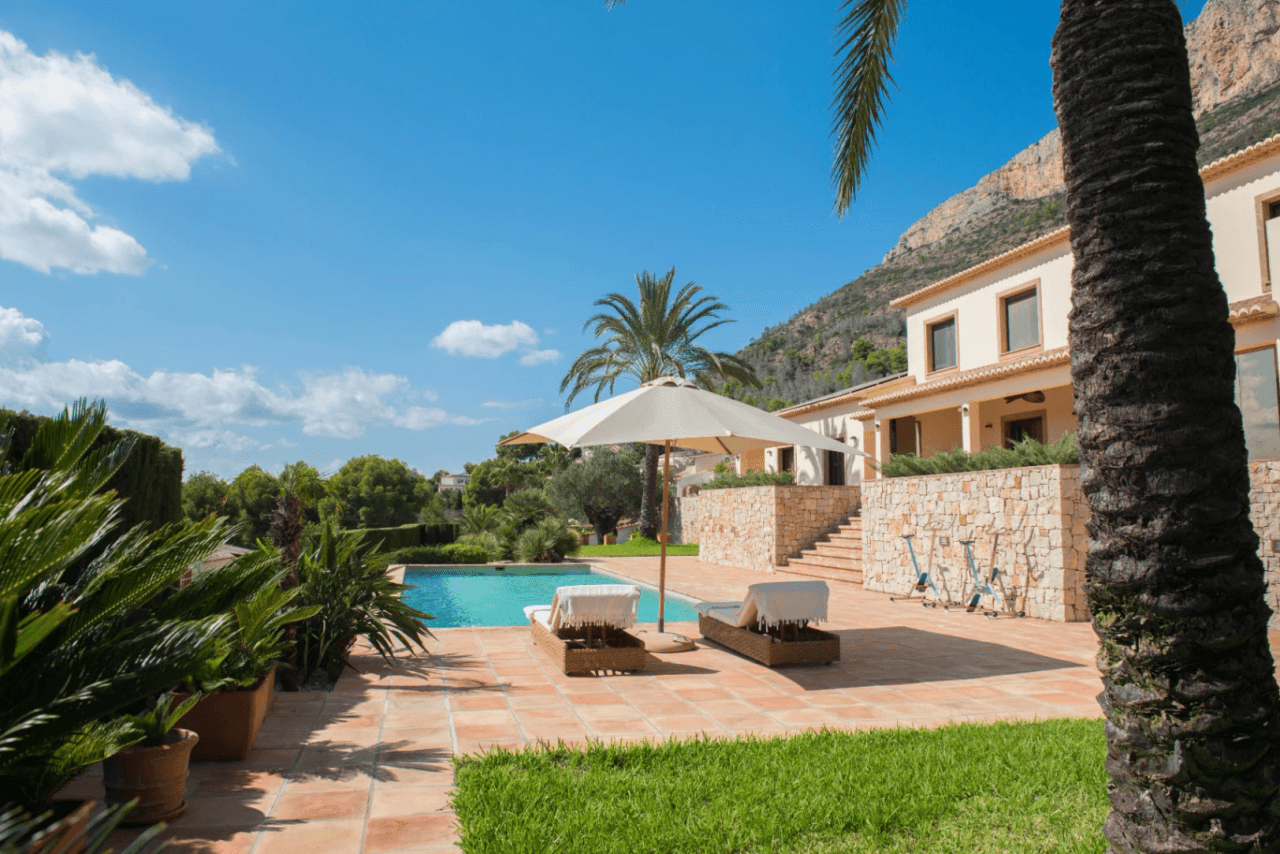 Villa de luxe avec vues panoramiques à vendre à Montgó Jávea.