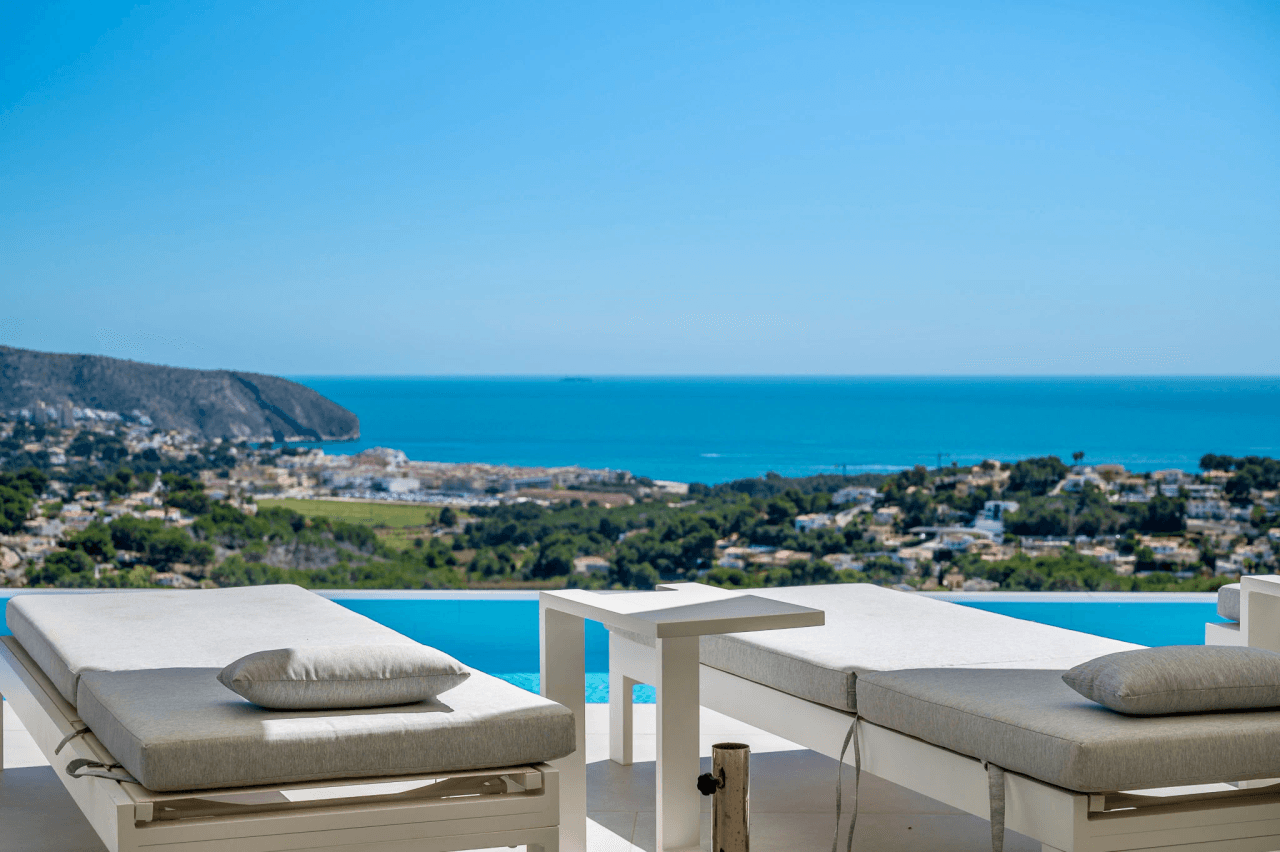Villa de luxe exceptionnelle à Moraira – Où le design, la technologie et la vue sur la mer se rencontrent