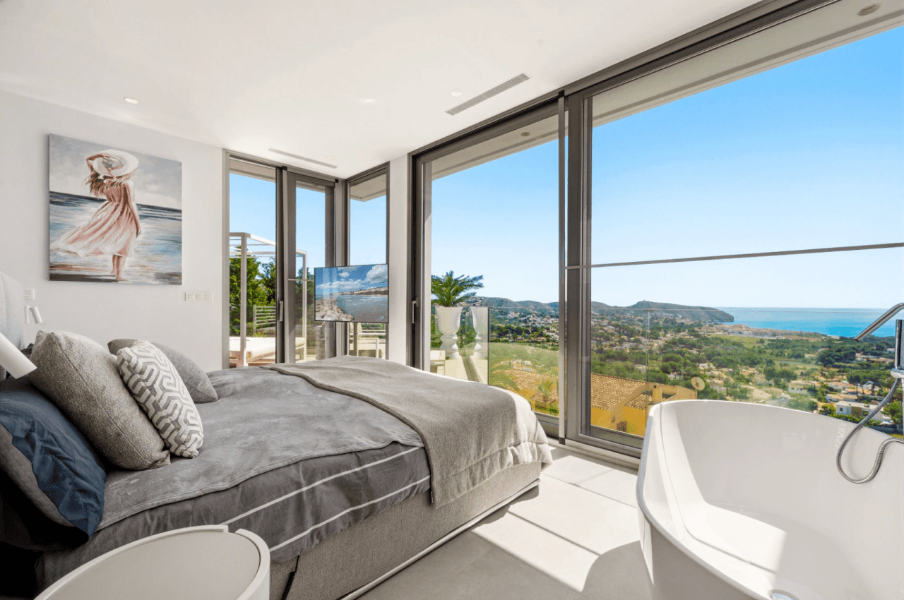 Villa de luxe exceptionnelle à Moraira – Où le design, la technologie et la vue sur la mer se rencontrent