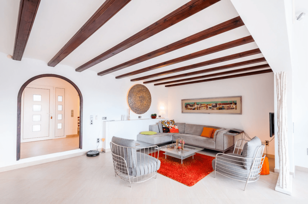 Villa avec vue sur la mer à vendre à Moraira, à distance de marche du centre.