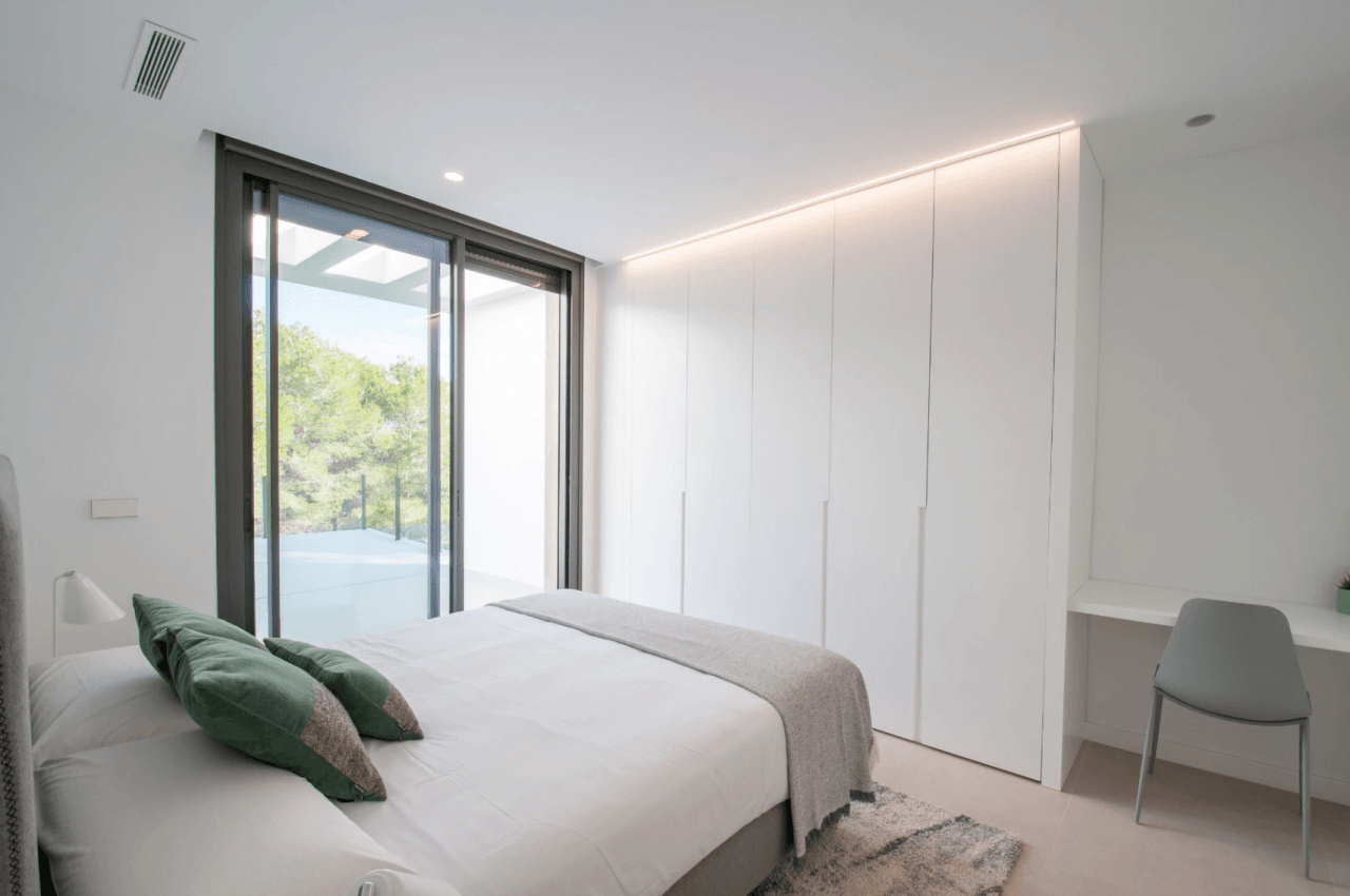 VILLA NOUVELLEMENT CONSTRUITE À TEULADA, SITUÉE DANS LE QUARTIER DE BENIMEIT