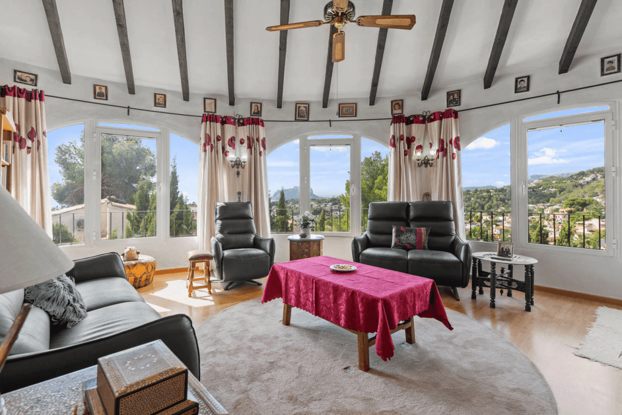 Villa à vendre à Benissa, Montemar, avec piscine privée.