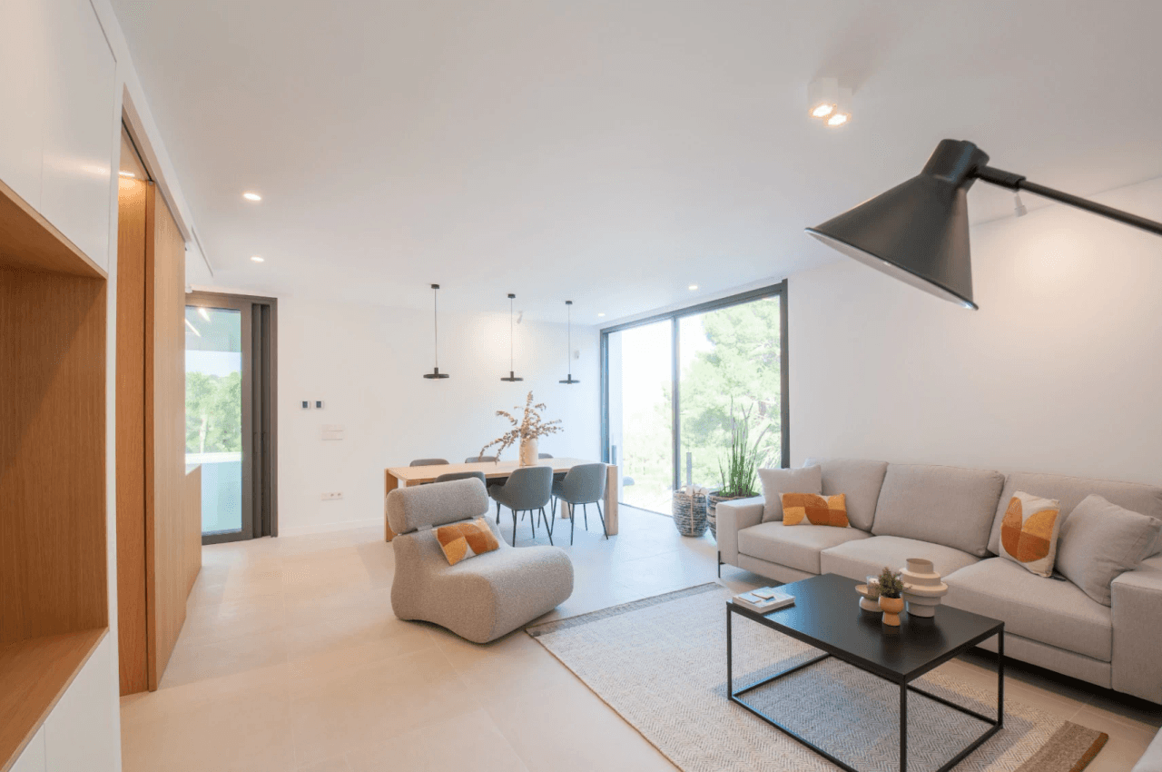 VILLA NOUVELLEMENT CONSTRUITE À TEULADA, SITUÉE DANS LE QUARTIER DE BENIMEIT