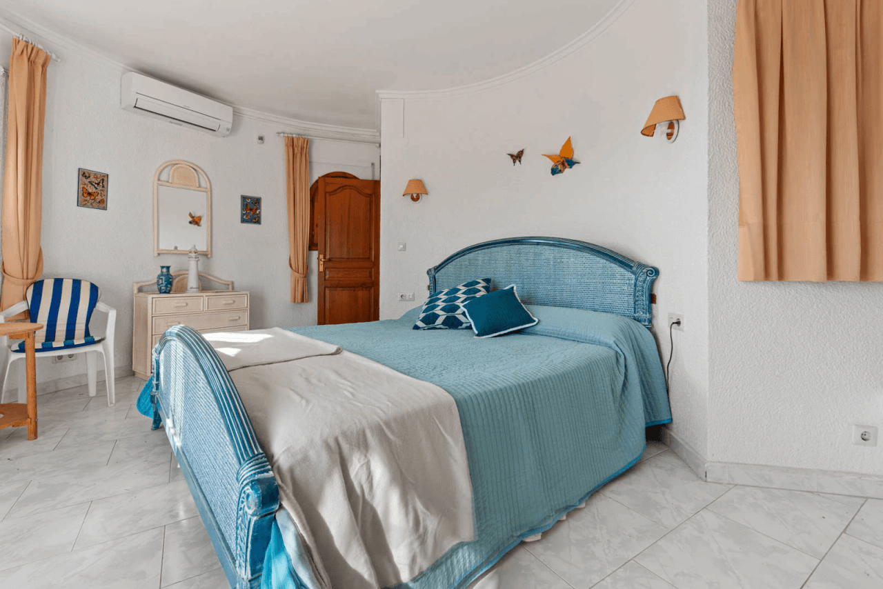 Villa avec un grand terrain à vendre à Moraira
