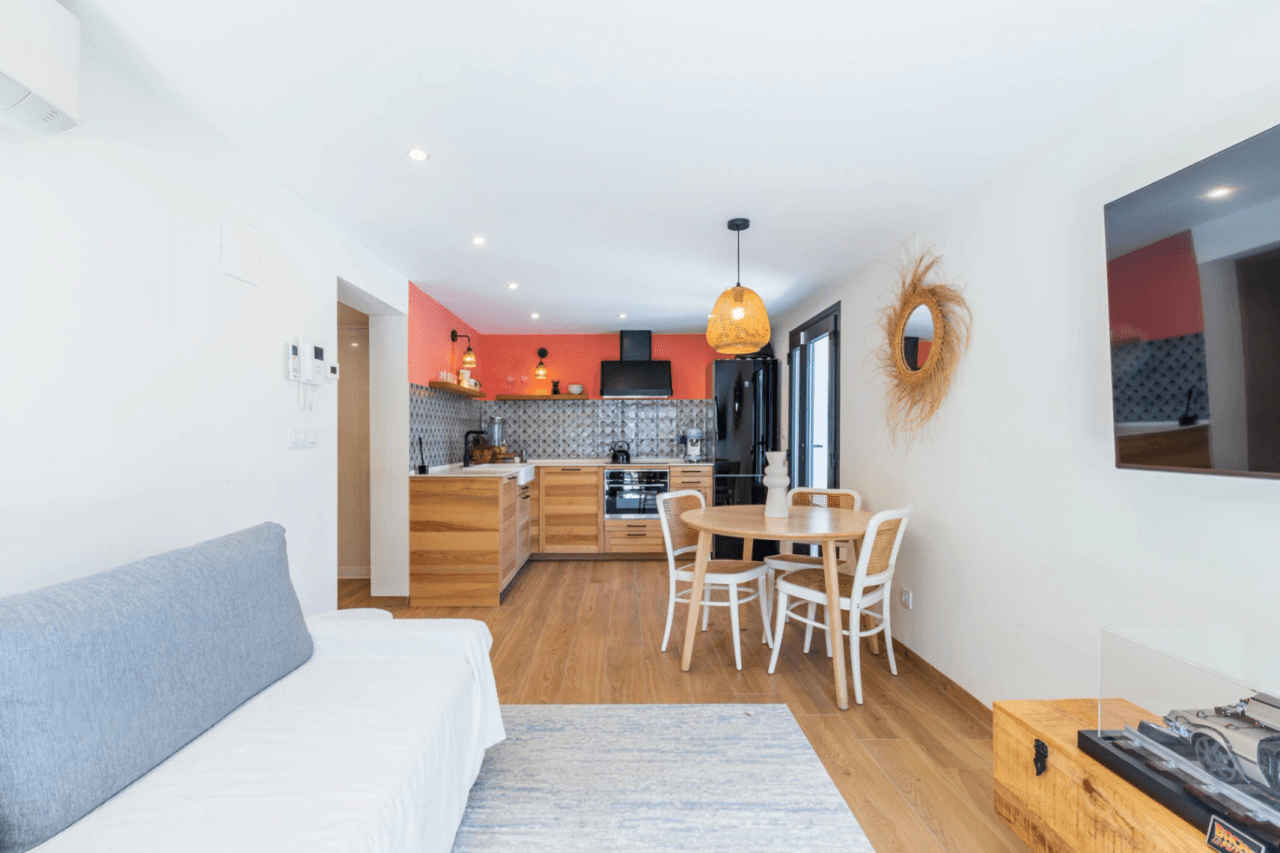 Villa ibicenca entièrement rénovée avec appartement d'invités à Jávea