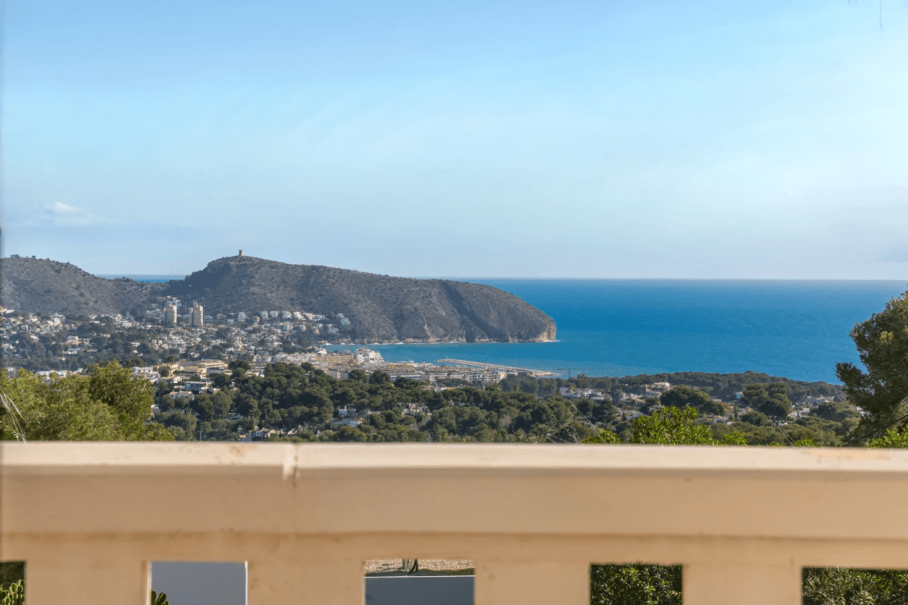 Belle villa spacieuse avec vue sur la mer à vendre à Benimeit, Moraira