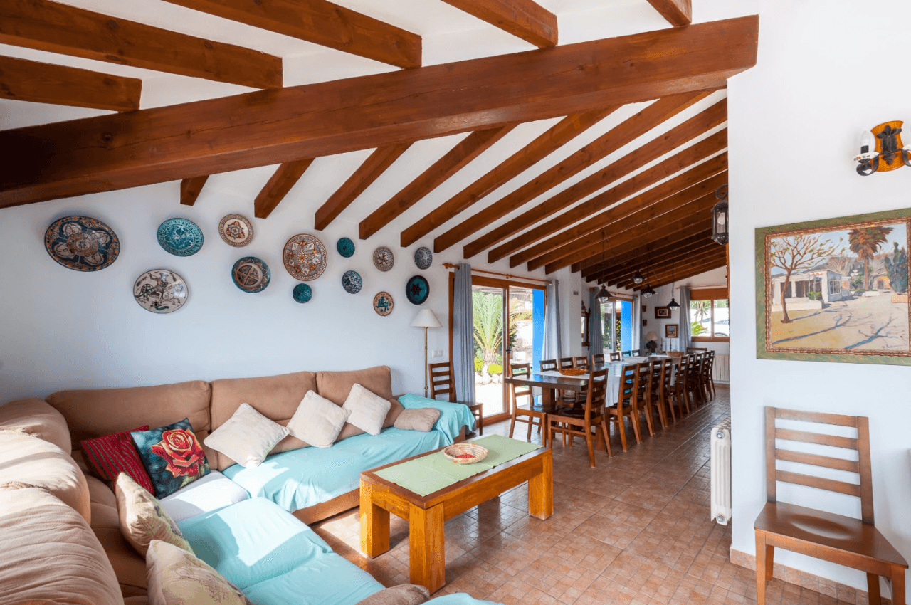 Finca en Benissa en Venta en Amplia Parcela con Piscina y Casa de Huéspedes