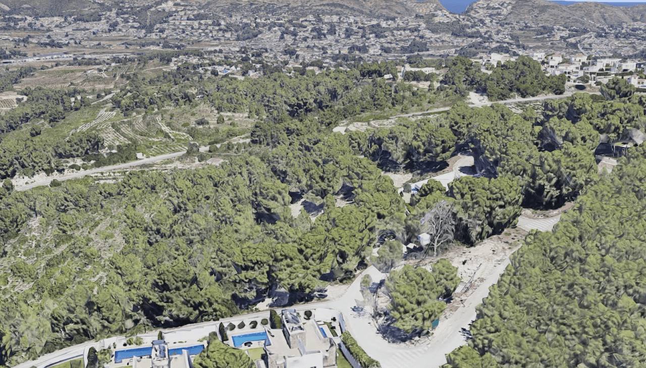 Städtisches Grundstück zu verkaufen in Moraira mit Panoramablick.