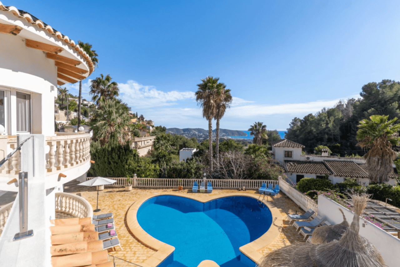 Belle villa spacieuse avec vue sur la mer à vendre à Benimeit, Moraira