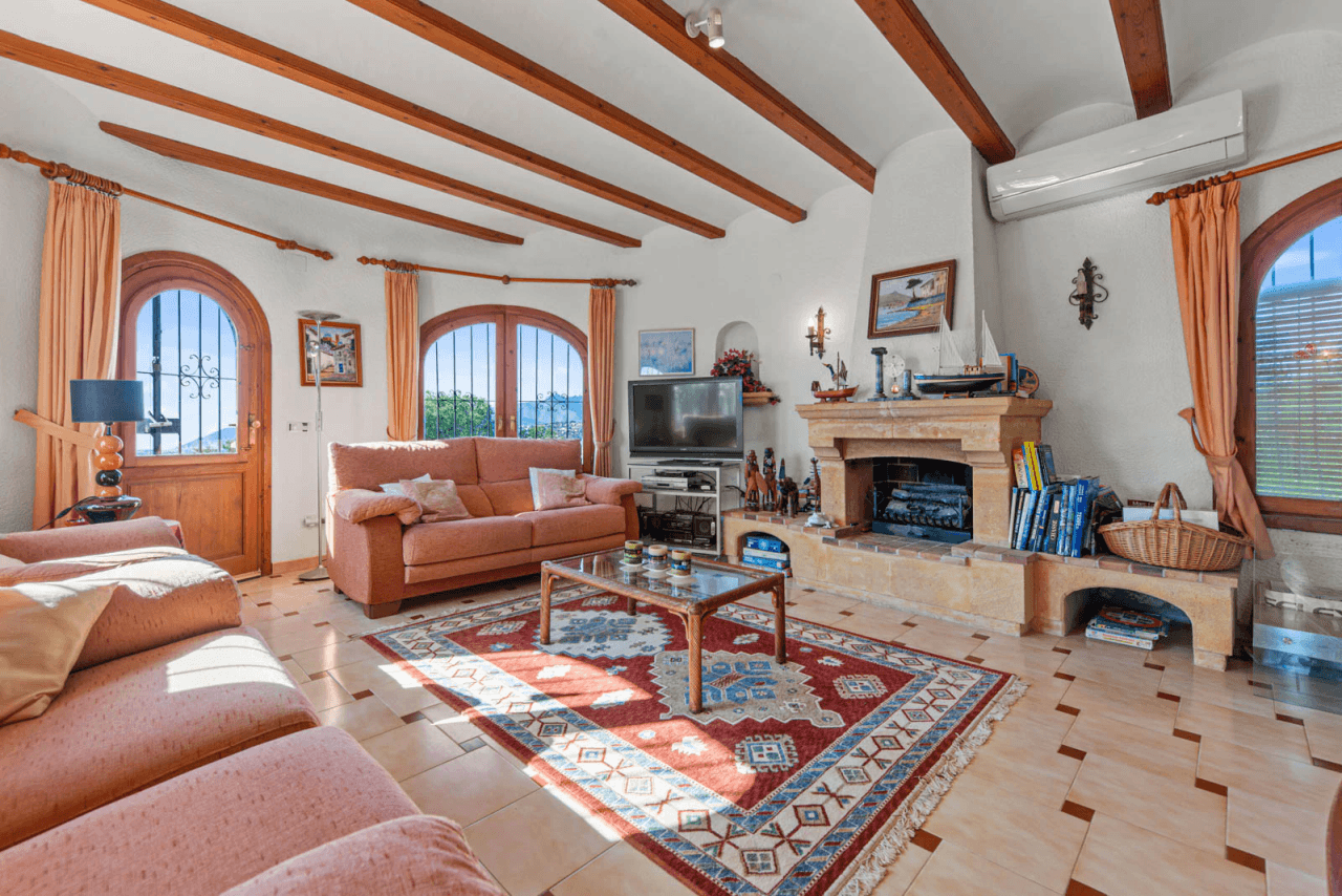 Villa avec un grand terrain à vendre à Moraira