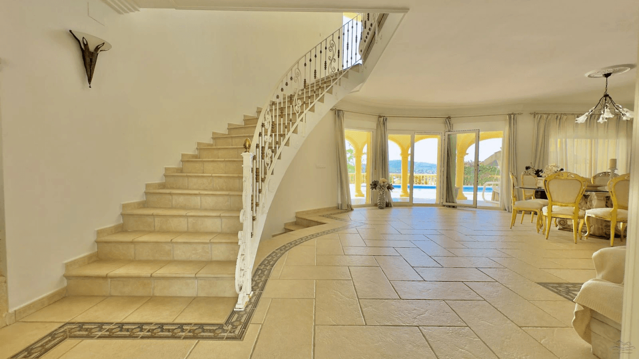 Magnifique villa de luxe à vendre à Javea avec vue sur la mer et le Montgó.