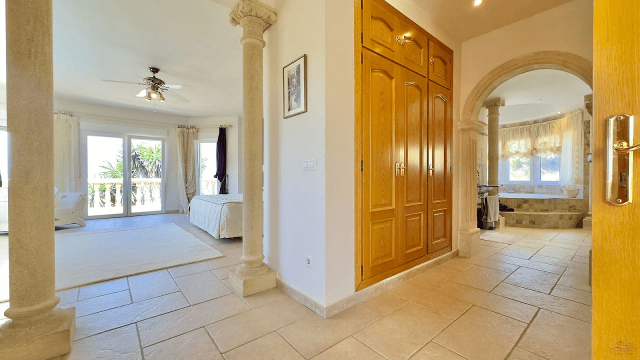 Magnifique villa de luxe à vendre à Javea avec vue sur la mer et le Montgó.