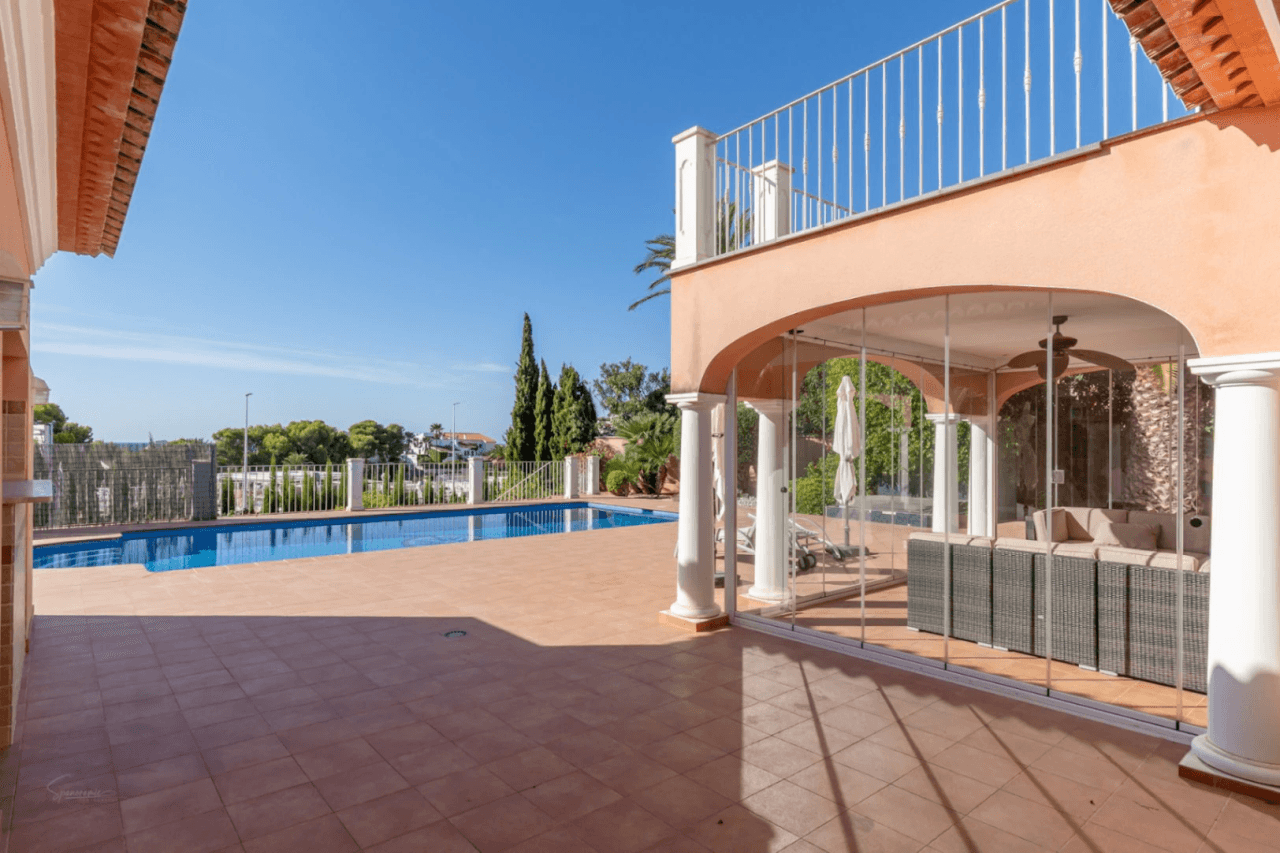 Villa de lujo en segunda línea de playa en el corazón de Moraira