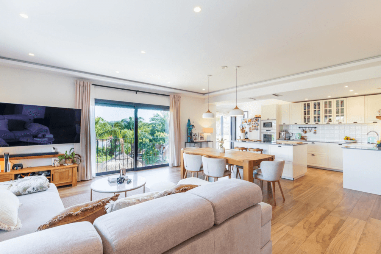 Villa ibicenca entièrement rénovée avec appartement d'invités à Jávea