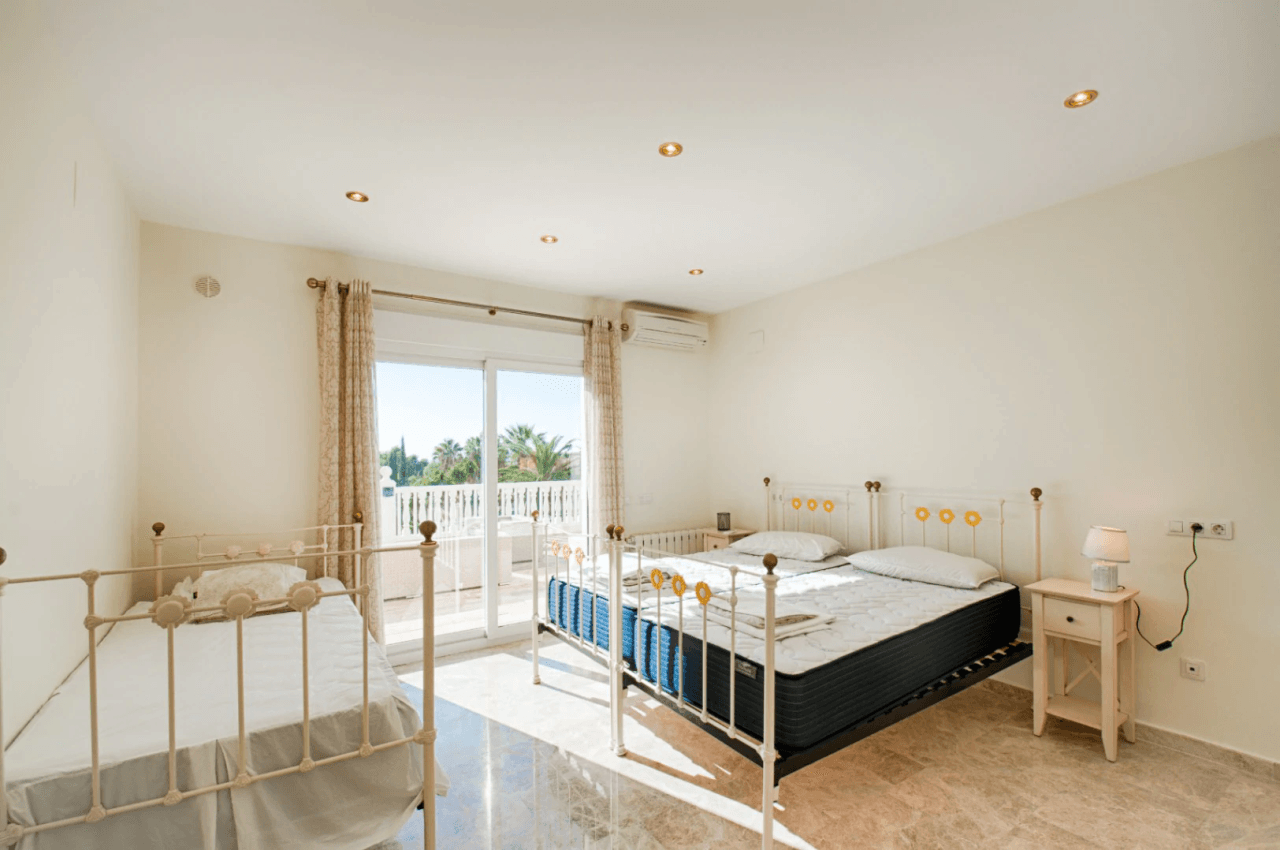 Grande villa élégante avec vue sur la mer à vendre à Moraira