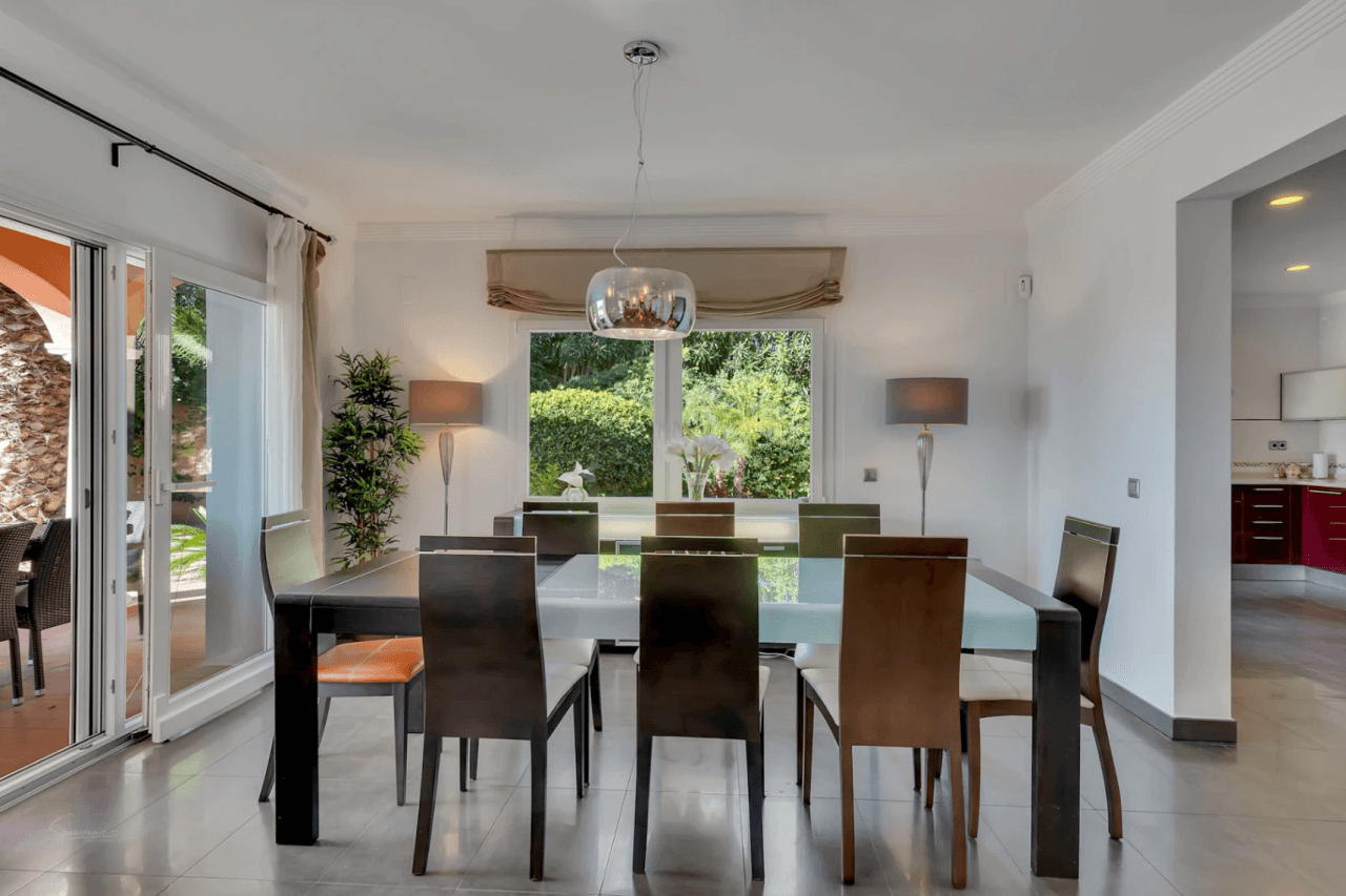 Villa de lujo en segunda línea de playa en el corazón de Moraira