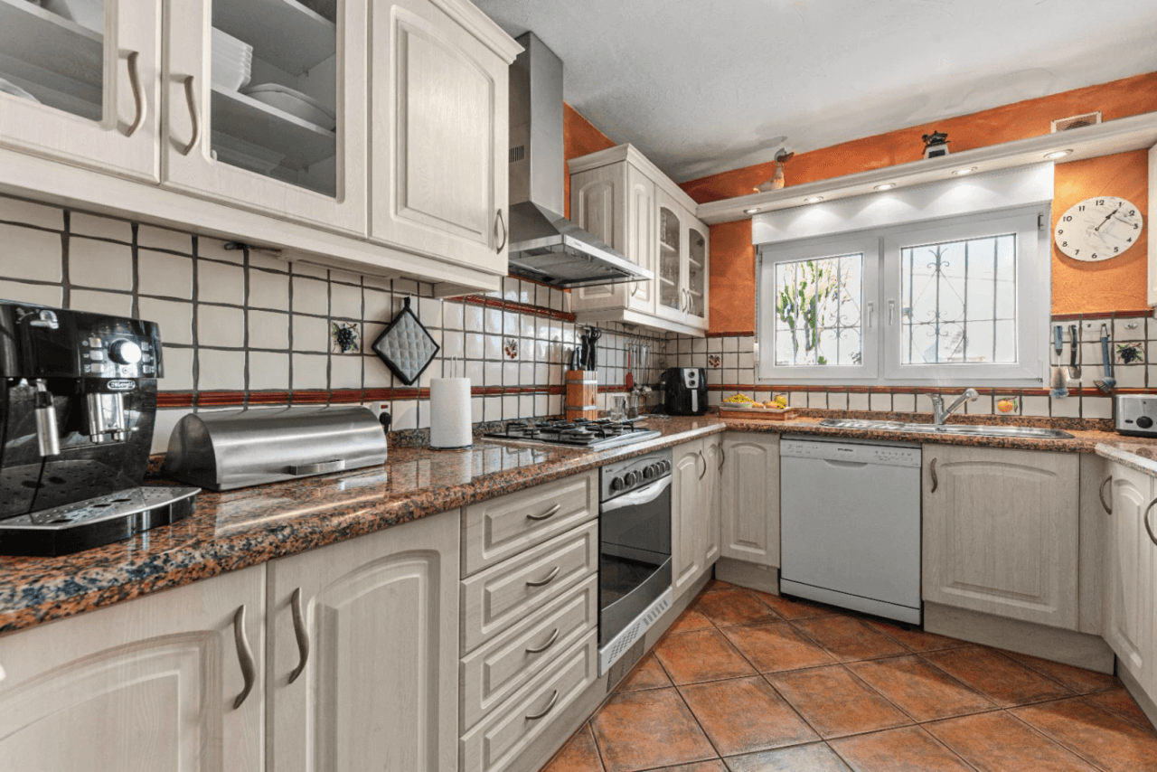 Villa à vendre avec 4 chambres à Benimeit, Moraira.