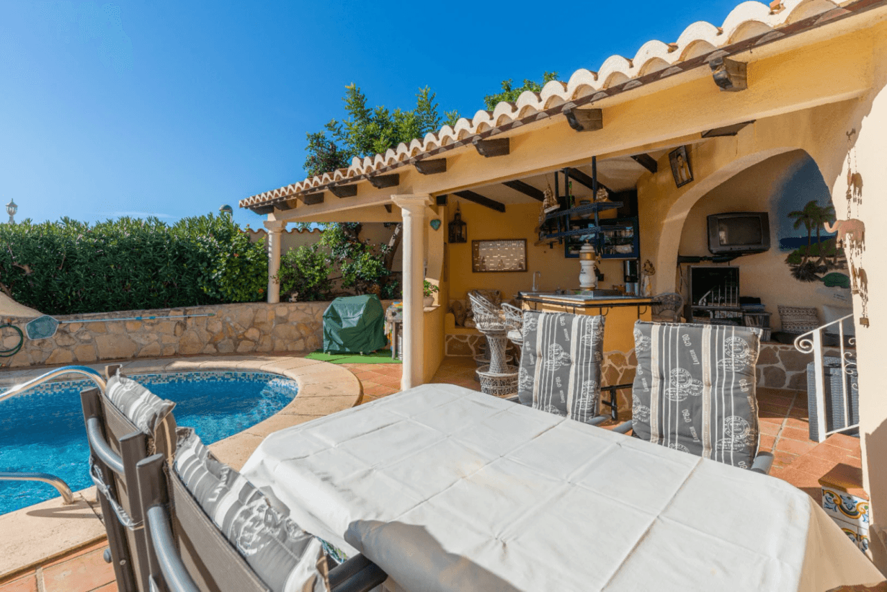 Villa à vendre avec 4 chambres à Benimeit, Moraira.