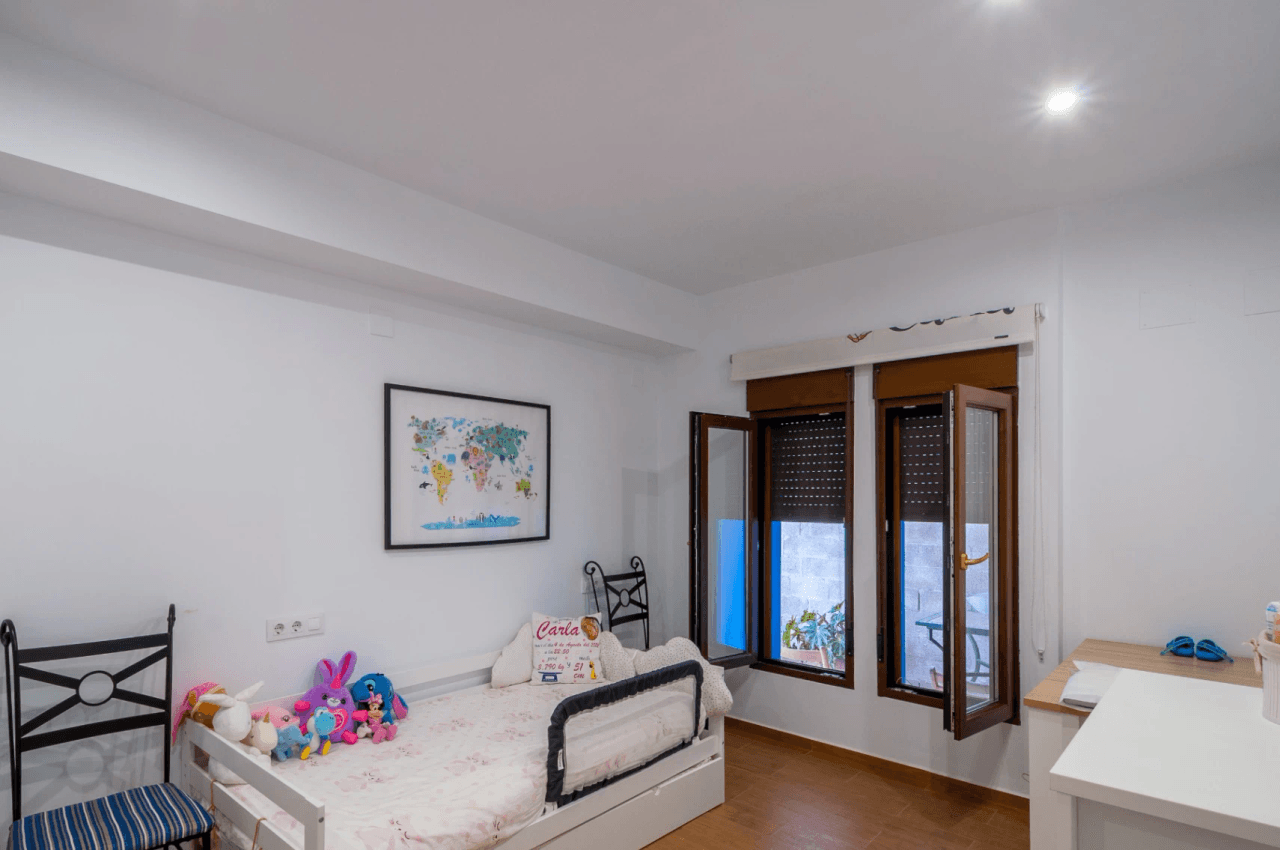 Finca en Benissa en Venta en Amplia Parcela con Piscina y Casa de Huéspedes