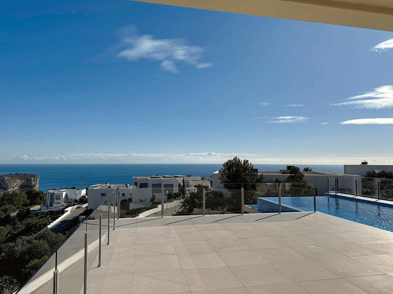 Villa moderne Cumbre del Sol avec vue sur la mer