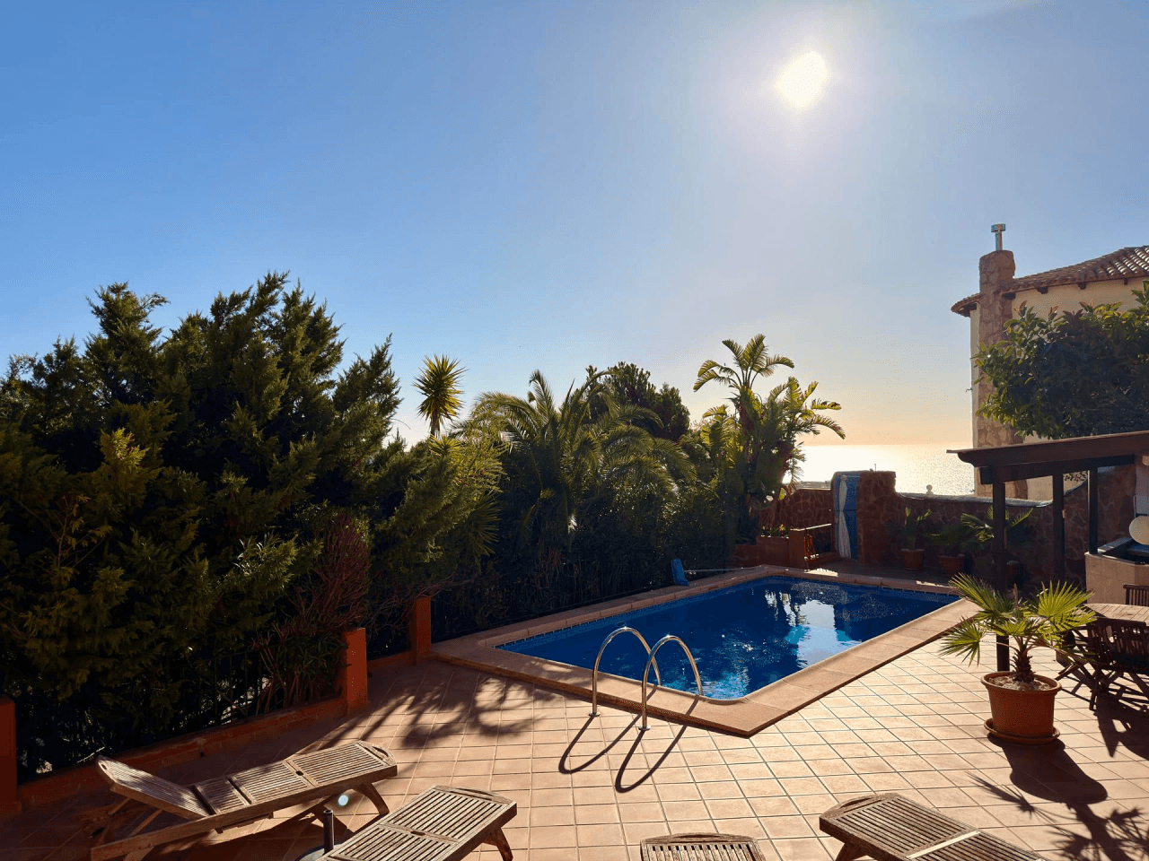 Cumbre del Sol : villa méditerranéenne avec piscine et vue sur la mer