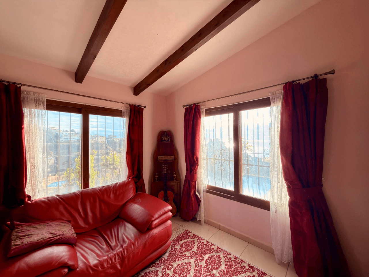 Cumbre del Sol : villa méditerranéenne avec piscine et vue sur la mer