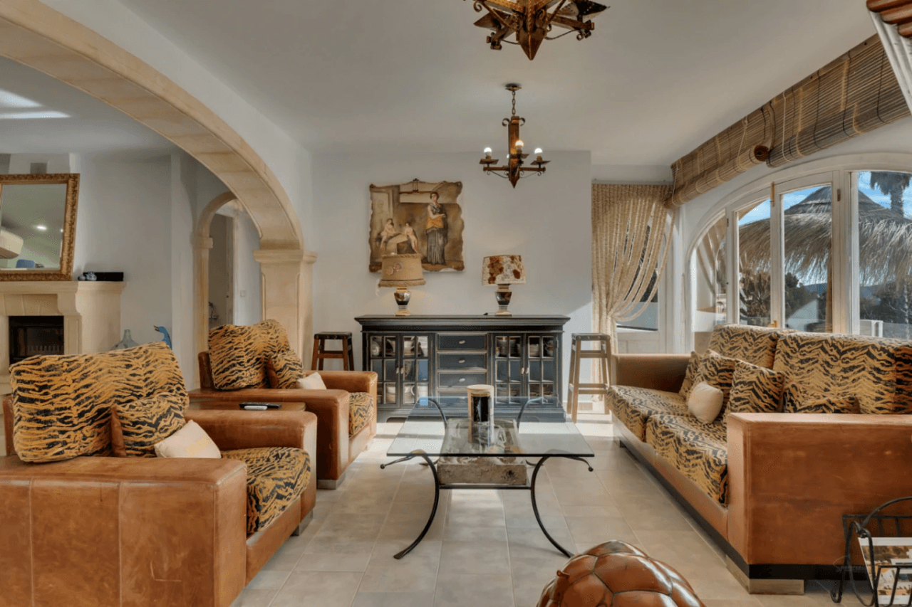 Belle villa spacieuse avec vue sur la mer à vendre à Benimeit, Moraira