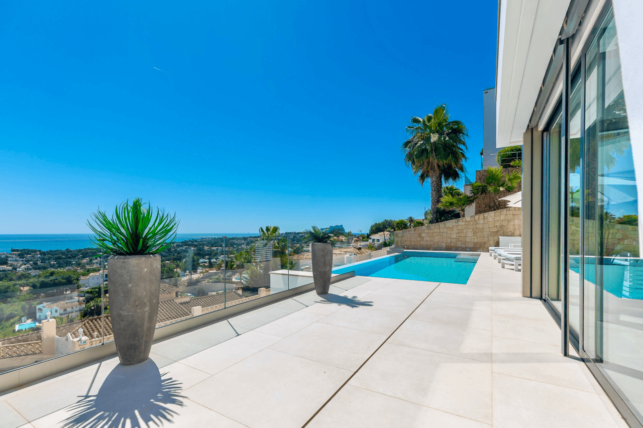 Villa de luxe exceptionnelle à Moraira – Où le design, la technologie et la vue sur la mer se rencontrent