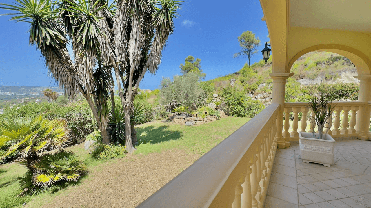 Magnifique villa de luxe à vendre à Javea avec vue sur la mer et le Montgó.