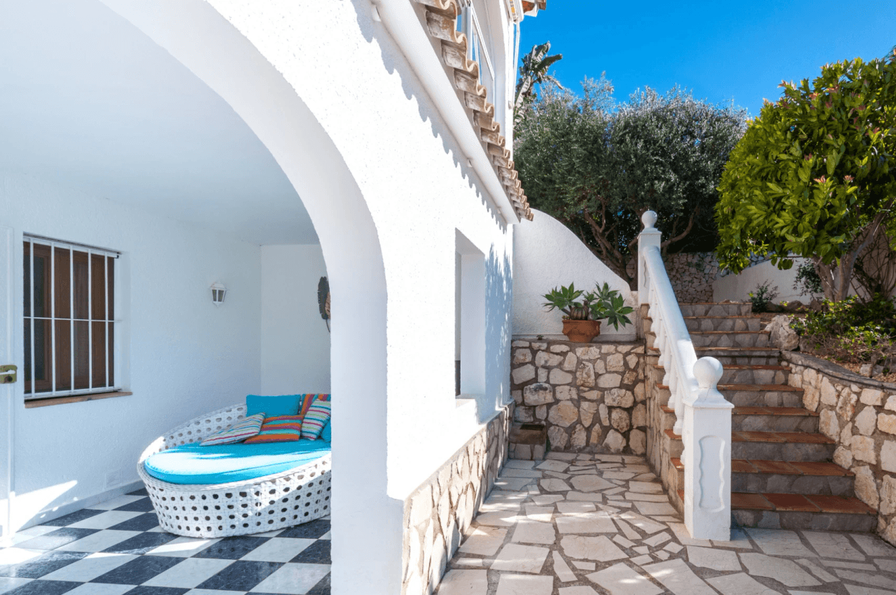 Villa méditerranéenne orientée sud-ouest à Benissa, près du club de golf San Jaime.