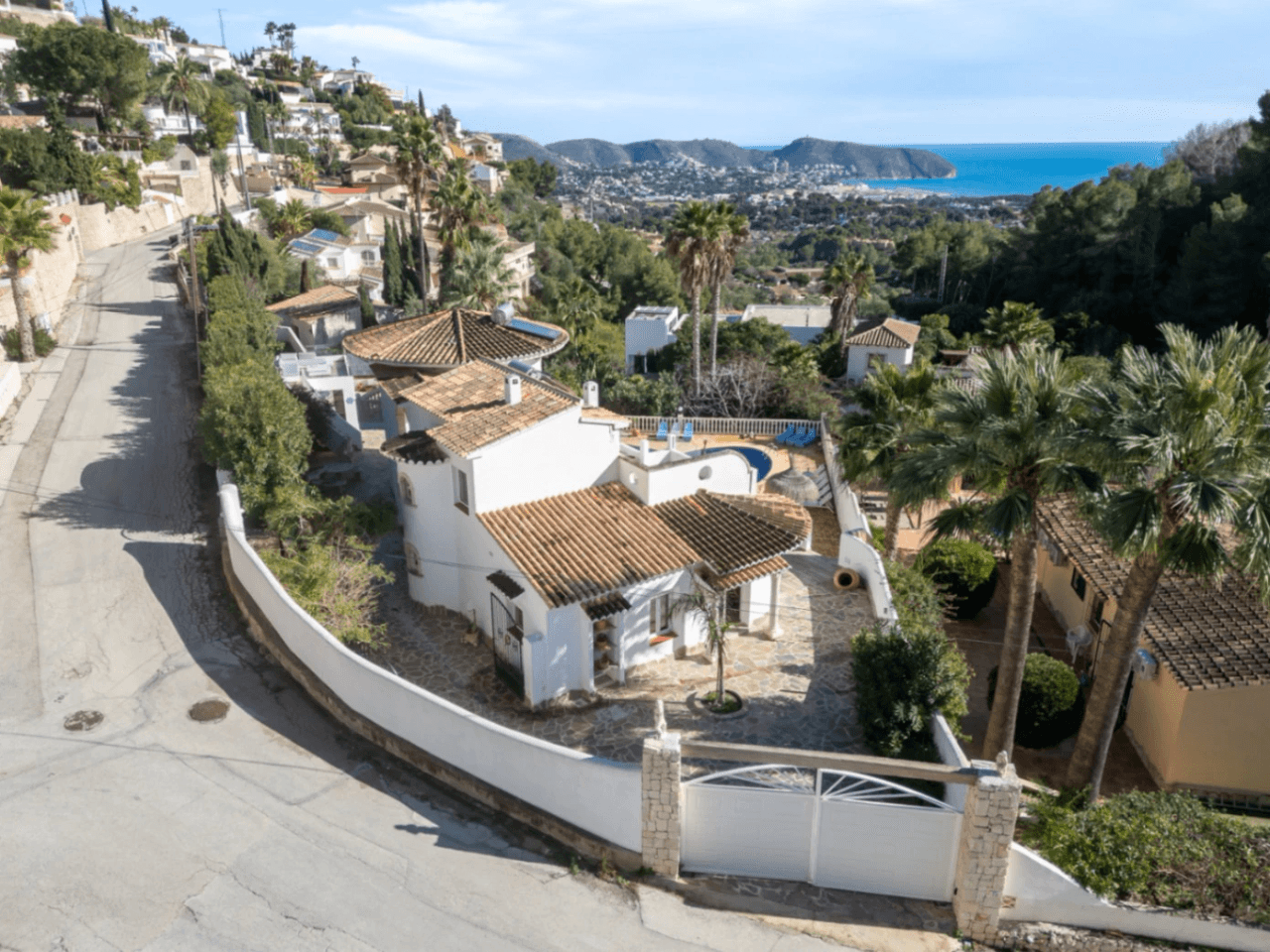 Belle villa spacieuse avec vue sur la mer à vendre à Benimeit, Moraira