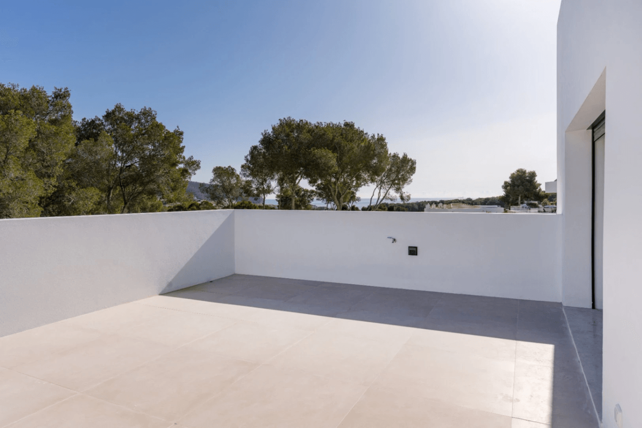 Villa llave en mano con vistas al mar y garaje para 4 coches en Moraira