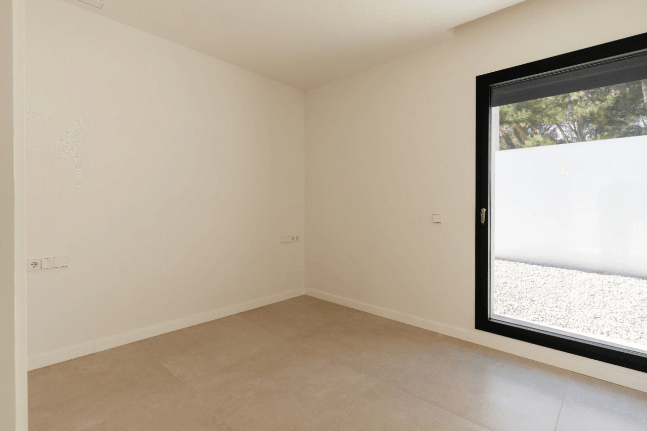 Villa llave en mano con vistas al mar y garaje para 4 coches en Moraira
