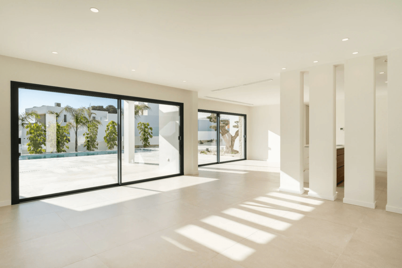 Villa llave en mano con vistas al mar y garaje para 4 coches en Moraira