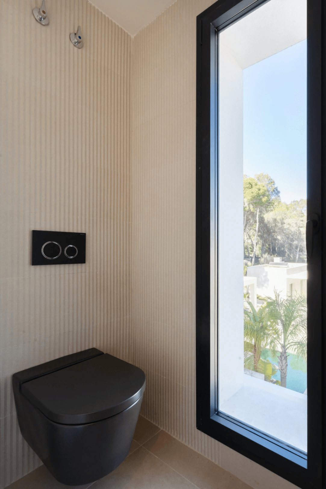 Villa llave en mano con vistas al mar y garaje para 4 coches en Moraira