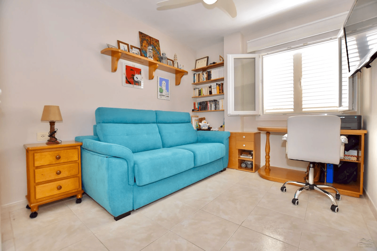 Encantador Apartamento  con Terraza Atico, a la Venta en el Primer Montañar de Javea