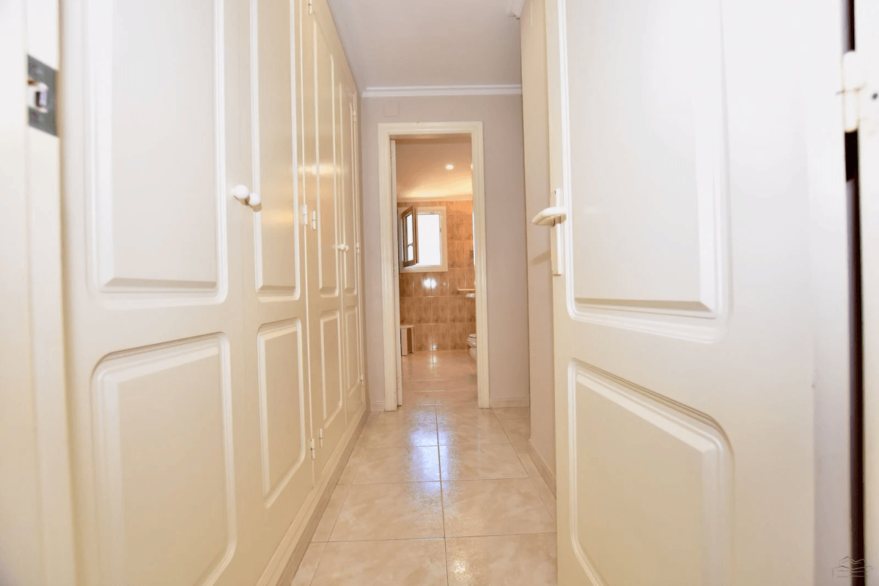 Encantador Apartamento  con Terraza Atico, a la Venta en el Primer Montañar de Javea