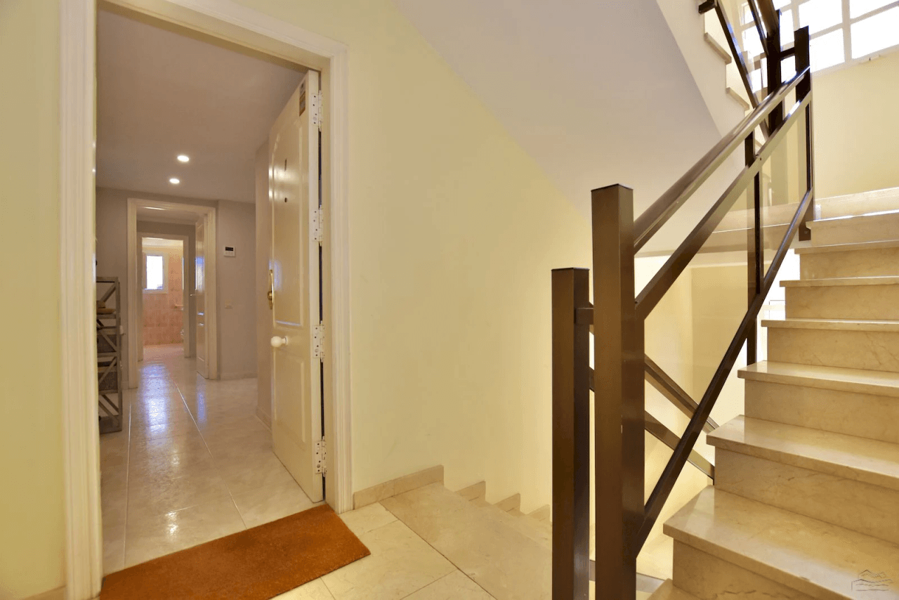Encantador Apartamento  con Terraza Atico, a la Venta en el Primer Montañar de Javea