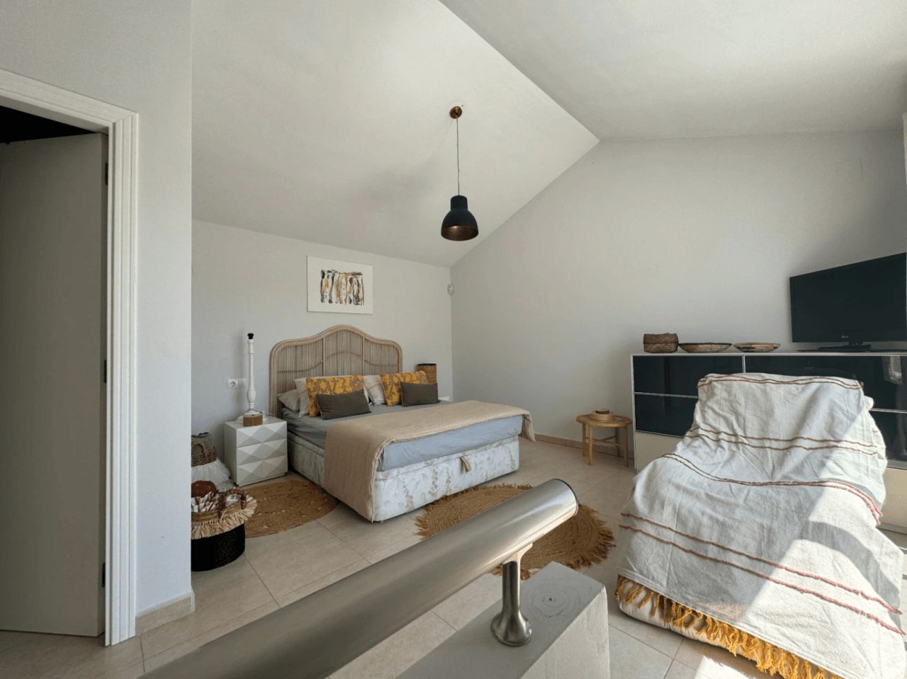 Exclusivo ático dúplex a solo 50 metros del mar en Jávea