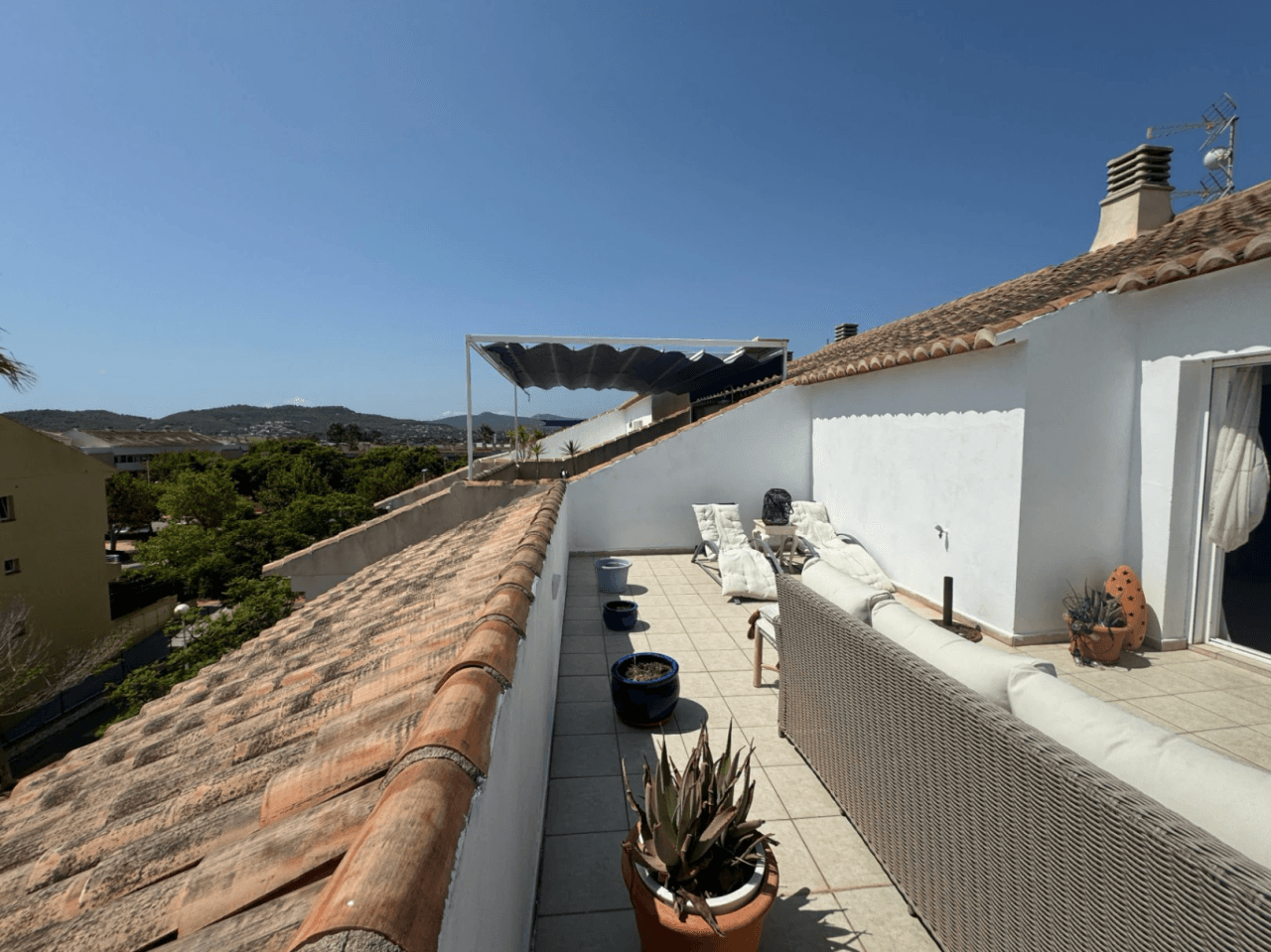 Exclusivo ático dúplex a solo 50 metros del mar en Jávea