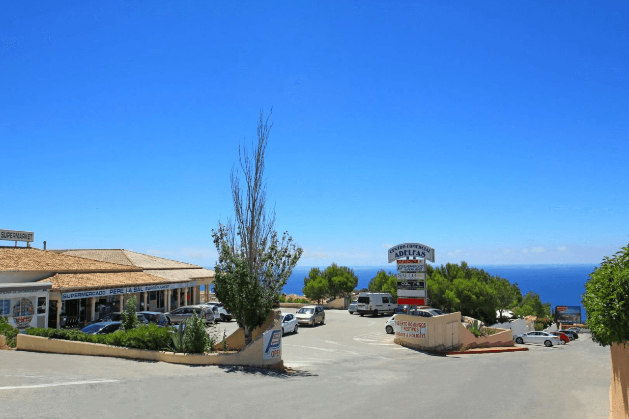Cumbre del Sol: a modern luxury villa with stunning sea views