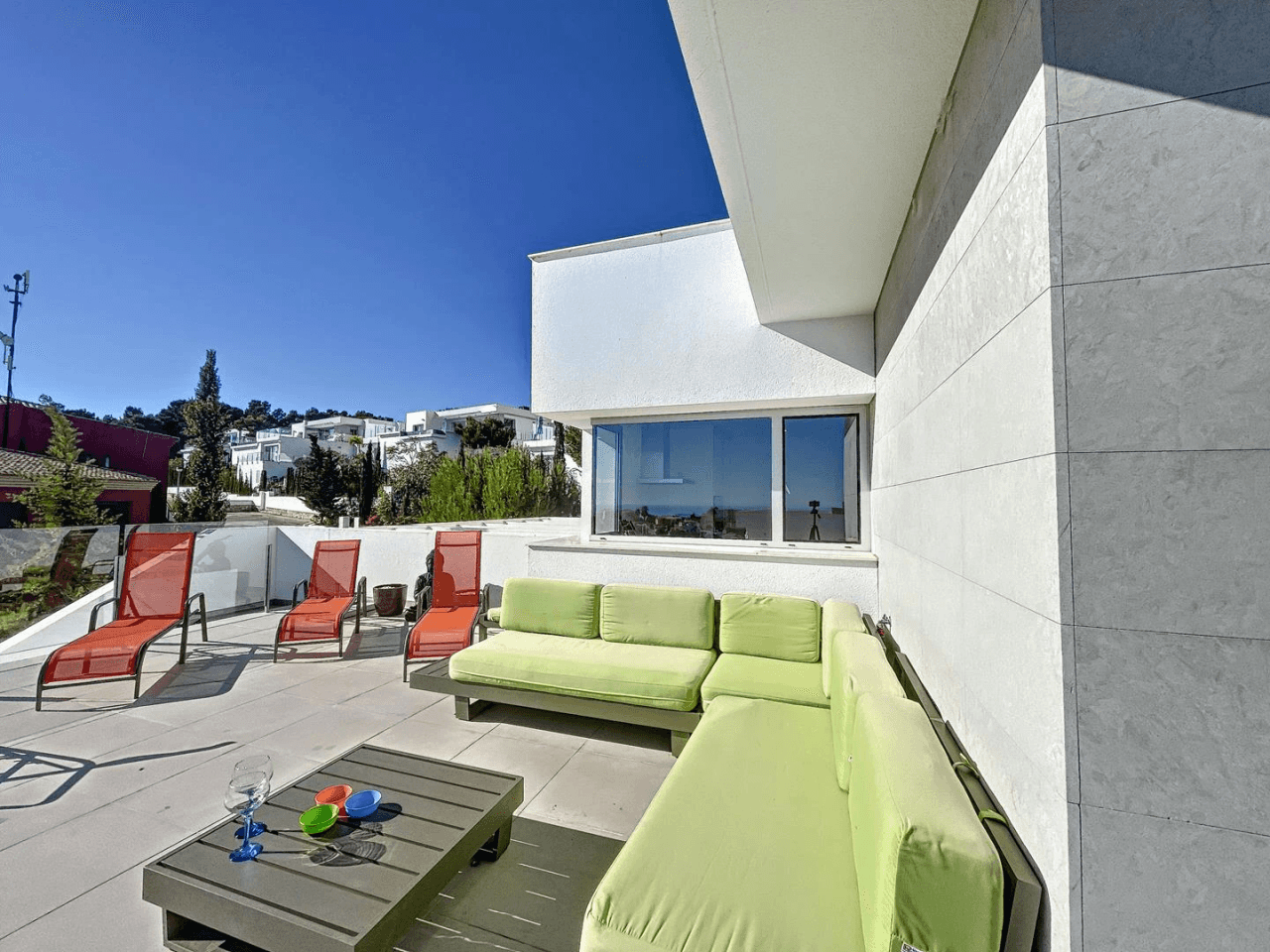 Villa moderna con vistas al mar y piscina privada