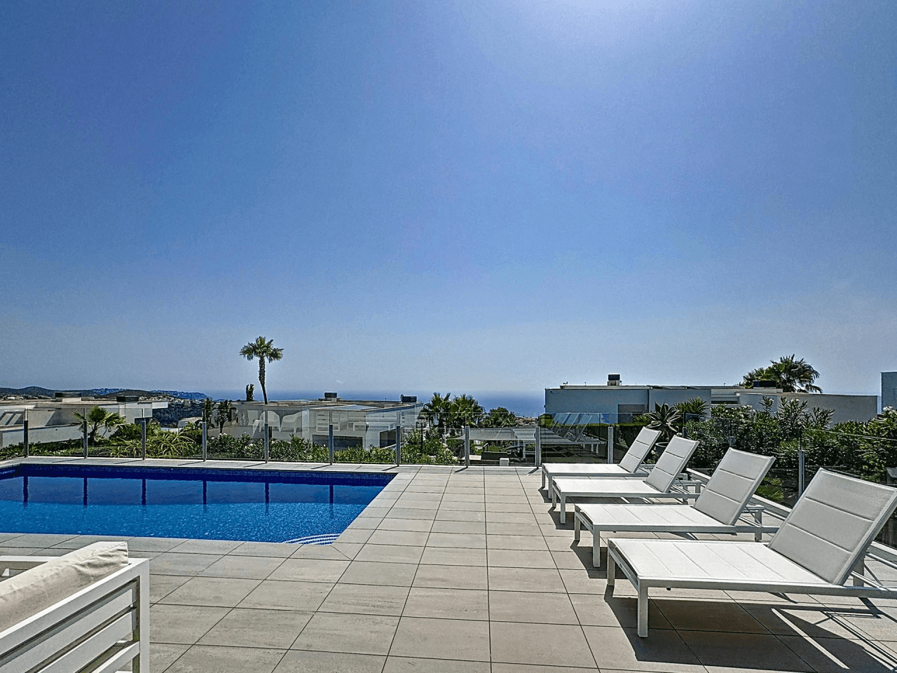 Cumbre del Sol villa moderna con vistas al mar