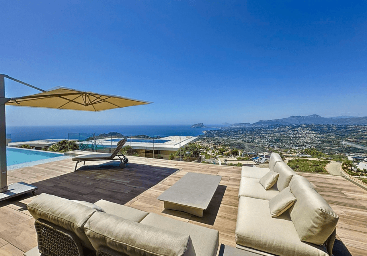 Cumbre del Sol Villa de lujo con vistas panorámicas en residencial Jazmines