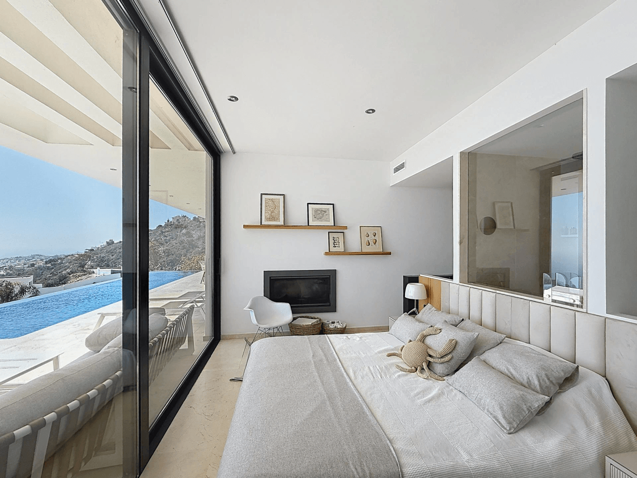 Cumbre del Sol modern villa with panoramic sea views