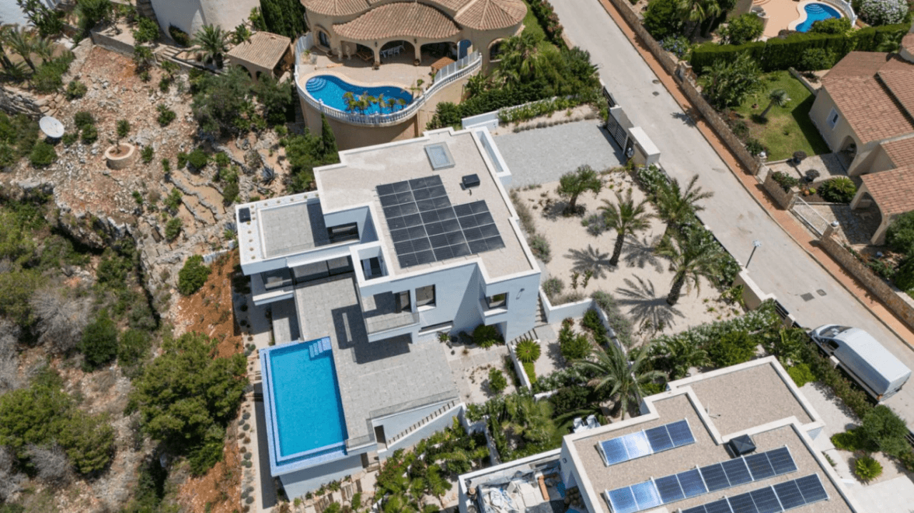 Cumbre del Sol villa moderna con vistas al mar a estrenar